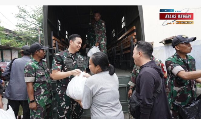 
Bakti Sosial Ramadan, Ibu Siti Harjanti Wismoyo Aris Munandar Salurkan 250 Paket Sembako untuk Warga Sungai Bambu