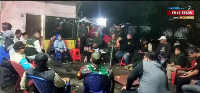 
Koramil 08/Duren Sawit Intensifkan Patroli/Siskamling Ciptakan Wilayah Aman dan Kondusif.