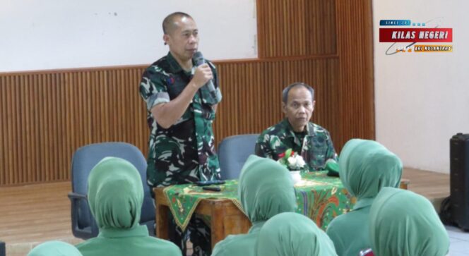 
Penyuluhan Bintal Kepada Prajurit, PNS dan Persit KCK Cabang XIX Kodim 0505/JT.