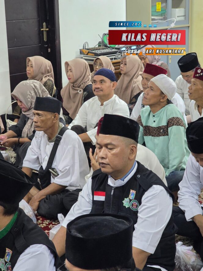 
Pembagian Paket Lebaran Warnai Bukber Ormas Bang Japar di Jakarta Selatan
