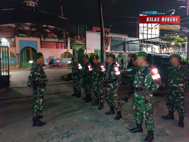 
Patroli Maung Koramil 01/Teluknaga Amankan Jalur Utara Kabupaten Tangerang