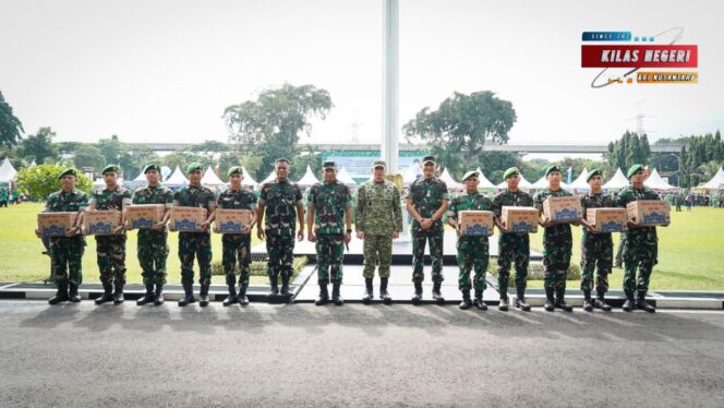
Pangdam Jaya Buka Bazar Murah, Salurkan Bingkisan Ramadhan untuk Prajurit dan Warakawuri