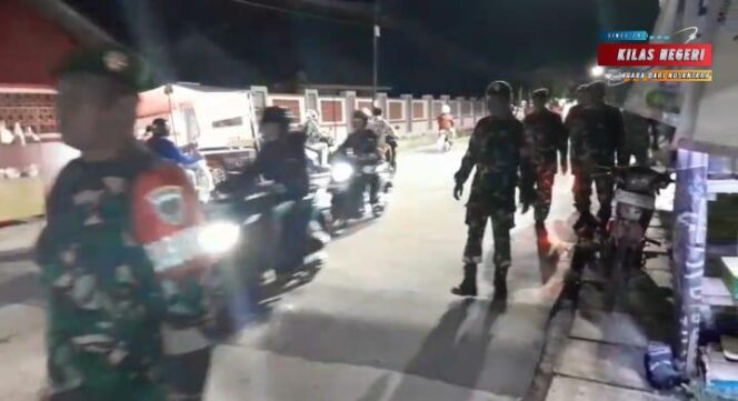 
Patroli Maung Koramil 13/Cisoka Tingkatkan Keamanan Malam Hari