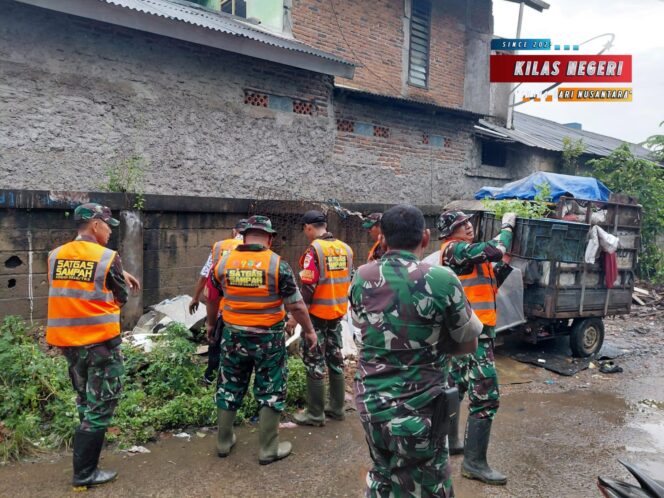 
Satgas Sampah Koramil Curug Bersihkan Jalur Sampah di STPI