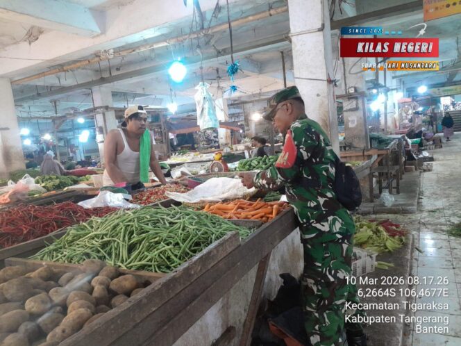 
Koramil 06/Trs Pantau Sembako di Pasar Gudang, Minyak dan Cabai Tinggi