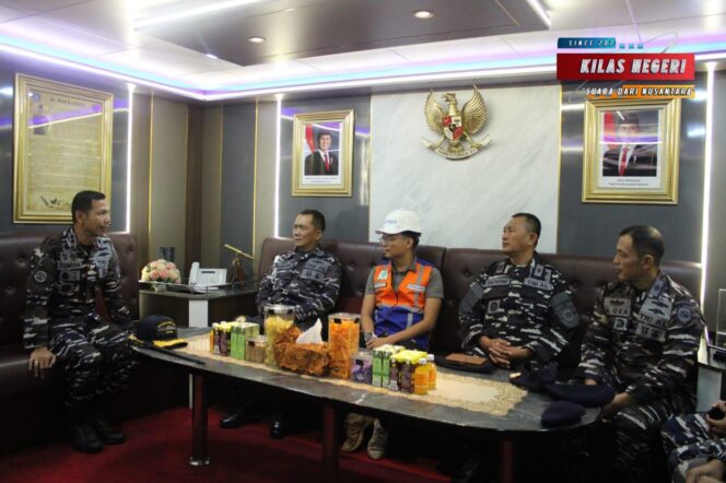 
Lanal Nias Sambut Kedatangan Kapal Kepresidenan KRI Bung Karno-369, Gelar Open Ship Untuk Masyarakat Nias