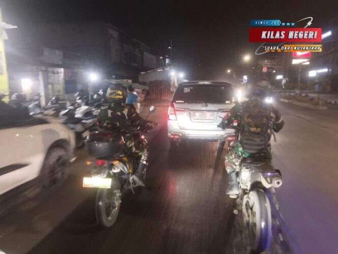 
Patroli Maung TNI Perkuat Pengawasan Wilayah Pasar Kemis