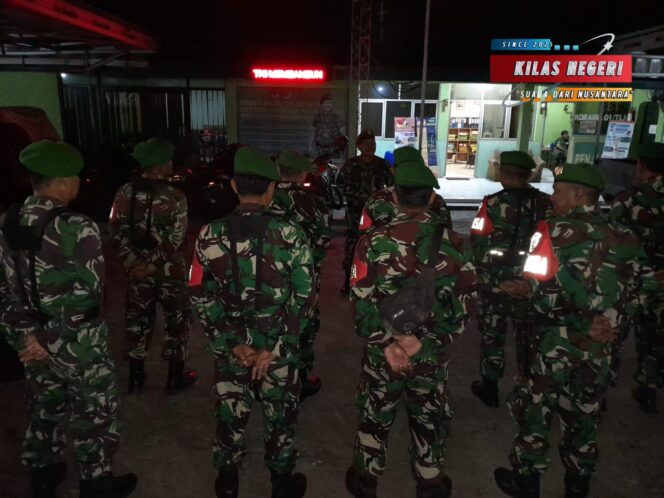 
Intensifkan Keamanan Pesisir Utara Koramil 01/Teluknaga Patroli Malam