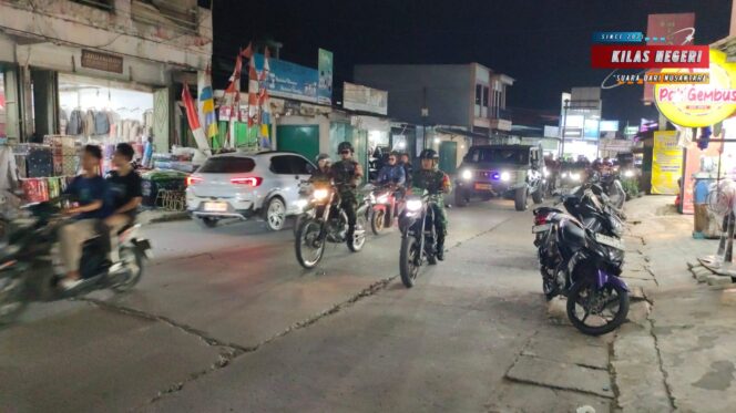 
Jelang Idul Fitri Babinsa Koramil 10/Sepatan Gelar Patroli Siskamling