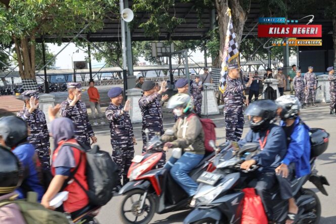 
Jelang Hari Raya Idul Fitri, Mudik Gratis Bersama TNI AL Tiba di Dermaga Surabaya