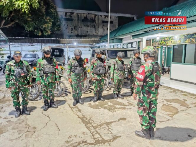 
Amankan Wilayah Dimalam Hari Raya Idul Fitri Koramil 09/Mauk Patroli Wilayah