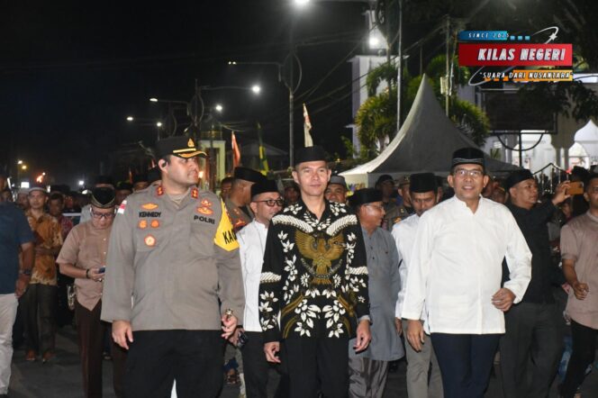 
Danlanal Simeulue Hadiri dan Lepas Pawai Takbiran Idul Fitri 1447 H/2026 M di Kabupaten Simeulue