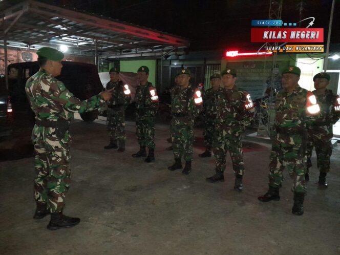 
Tingkatkan Keamanan Pesisir Kabupaten Tangerang Koramil 01/Teluknaga Patroli Siskamling