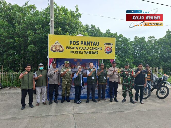 
Danramil dan Kapolsek Kronjo Hentikan Pungutan Liar Biaya Di Wisata Religi Pulau Cangkir