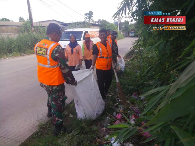 
Satgas Sampah Kodim Tigaraksa Turun Tangan, Sampah Menumpuk Disapu Bersih