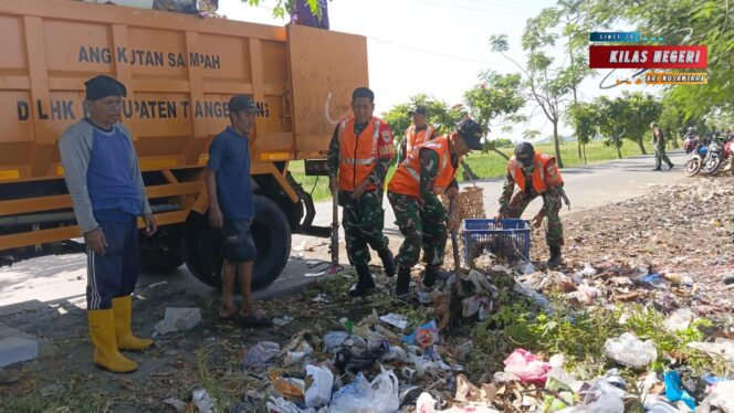 
Satgas Sampah, Bersihkan Jalan Dari Tumpukan Sampah