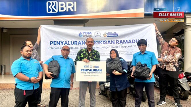 
Wujud Kepedulian di Bulan Suci, BRI Jakarta Joglo Salurkan 116 Paket Bingkisan Ramadan YBM BRILiaN