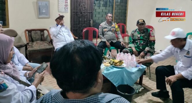 
Jaga Wilayah Tetap Aman dan Kondusif, Koramil 08/Duren Sawit Gelar Patroli/Siskamling Bersama Komduk