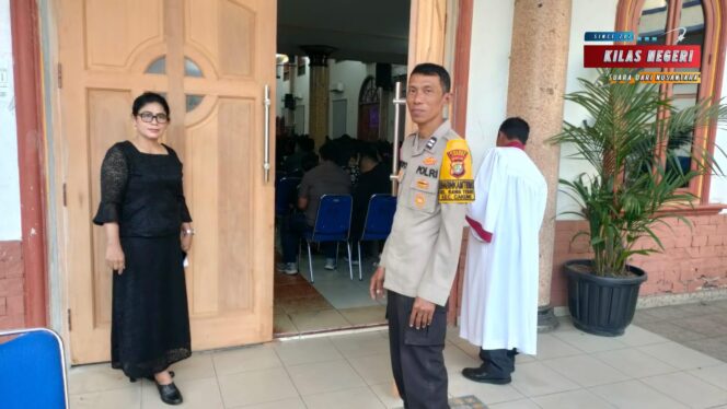 
Polsek Cakung Laksanakan Pengamanan Ibadah Jumat Agung di Gereja HKBP Cakung