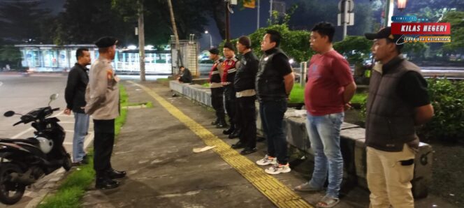 
Patroli Malam Ditingkatkan, Polisi Ciracas Siaga Cegah Tawuran dan Jaga Rasa Aman Warga