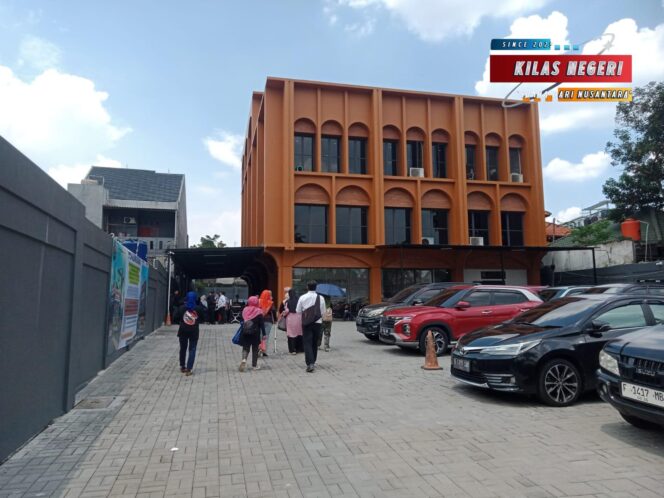 
Pindah Kantor PN Jaksel,terkesan seperti pindah kosan,ungkap Ketum FORSIMEMA-RI