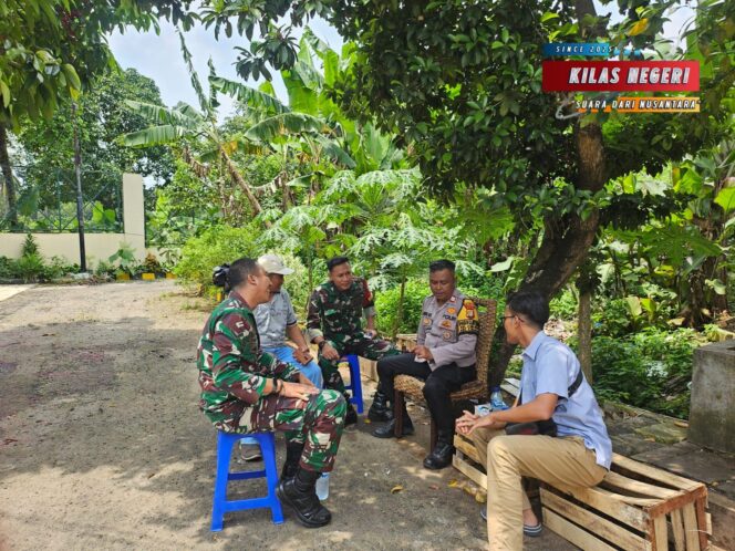 
Bhabinkamtibmas Cibubur Gelar Ngopi Kamtibmas, Gencar Sosialisasikan Layanan Polisi 110
