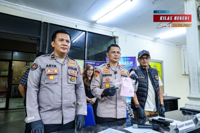 
Polsek Jatinegara Amankan Dua Pelaku Pencopetan